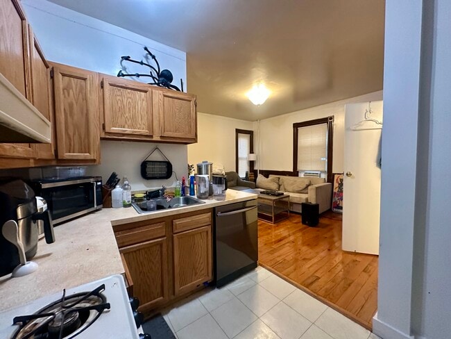 Photo - 30 Ashford St Unit 1