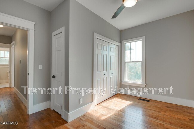 Photo - 317 W Peak St