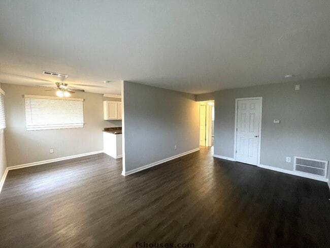 Photo - Warren Park 1 Bedroom Apartment Unit 9124 E 10th St- 1