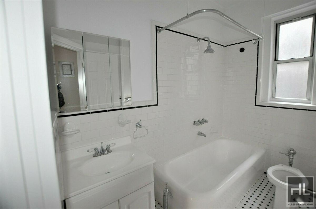 Photo - WEST 13 STREET Unidad 35