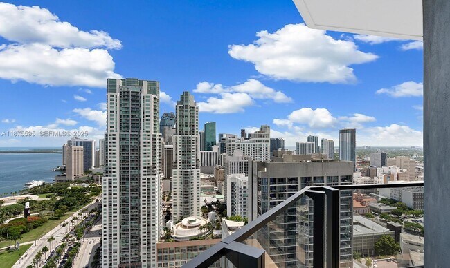 Building Photo - 398 NE 5th St Unit 4215