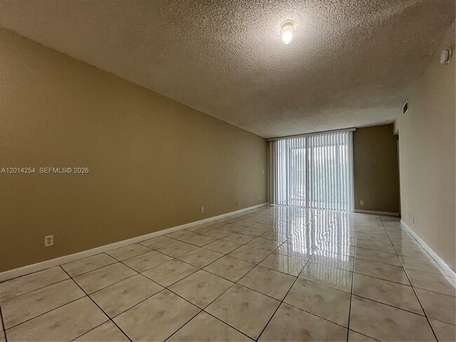 Photo - 212 Lake Pointe Dr Unit 209