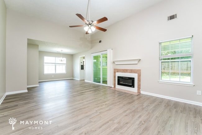 Photo - 1901 Corners Cir