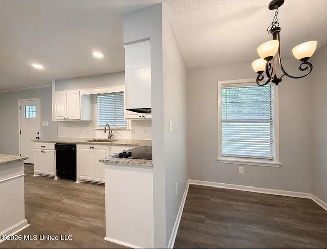 1016 Tanglewood Dr