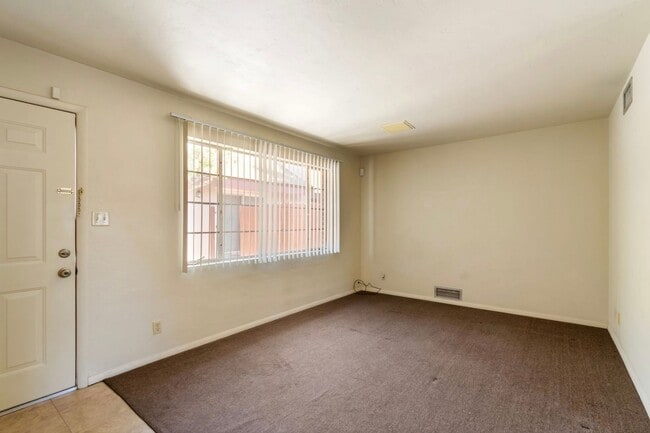 Photo - Charming Townhome near UA