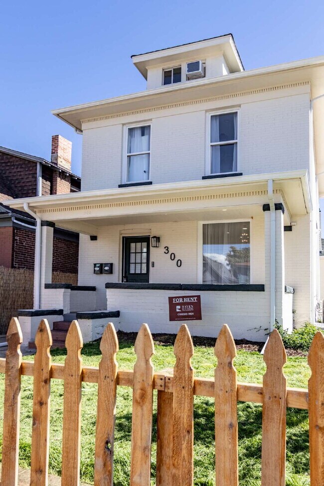 Photo - Stunning Remodeled Patio Home in Baker – 3...