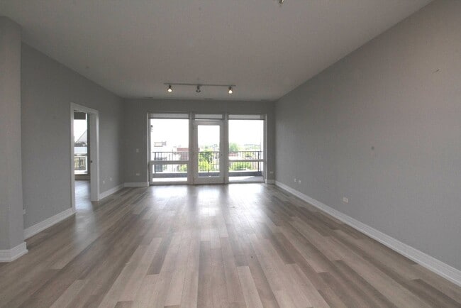 Photo - 1554 N Talman Ave