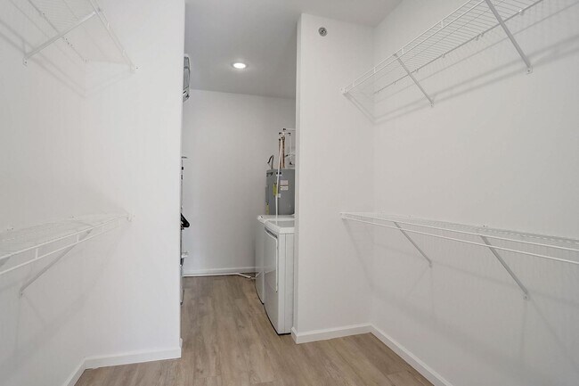 Photo - 202 Parkview Dr Unit 202