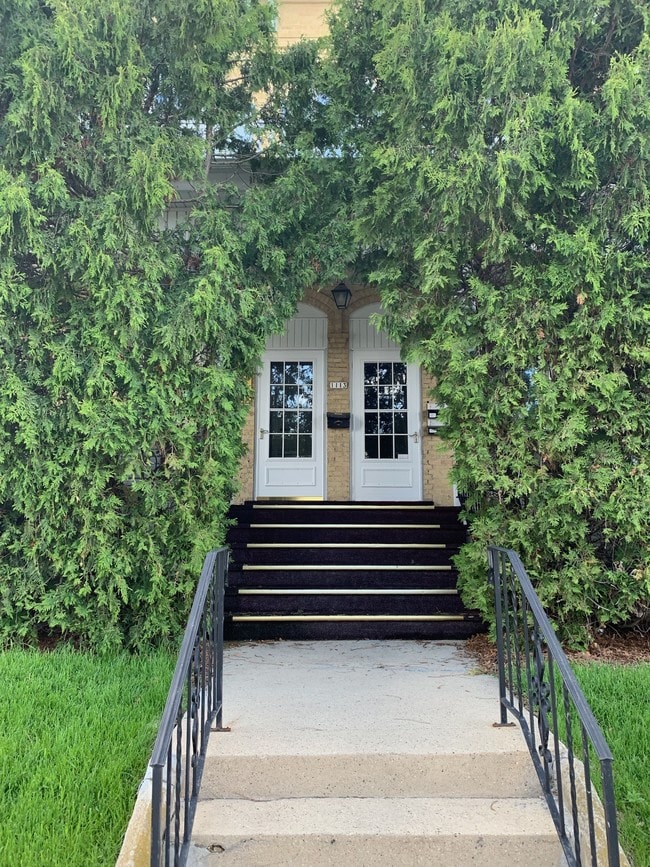 Building Photo - 1113 Oregon St Unit C