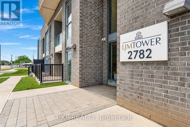 Photo - 2782 Barton St E Unit 902