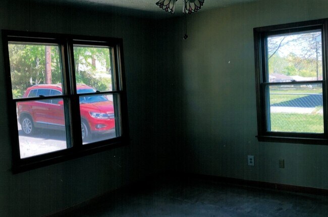 Photo - 213 Hillside Ter