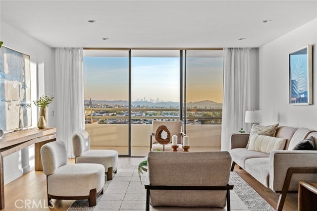 Photo - 343 Pioneer Dr Unit 1101