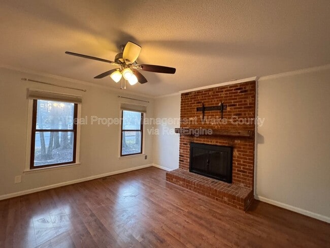 Photo - 102 Brodick Ct