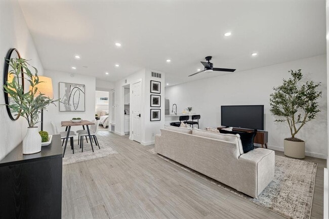 Photo - 5911 Sheridan Ave Unit B209