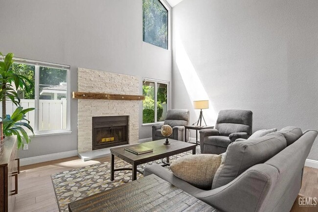 Photo - 8000 Kroll Way