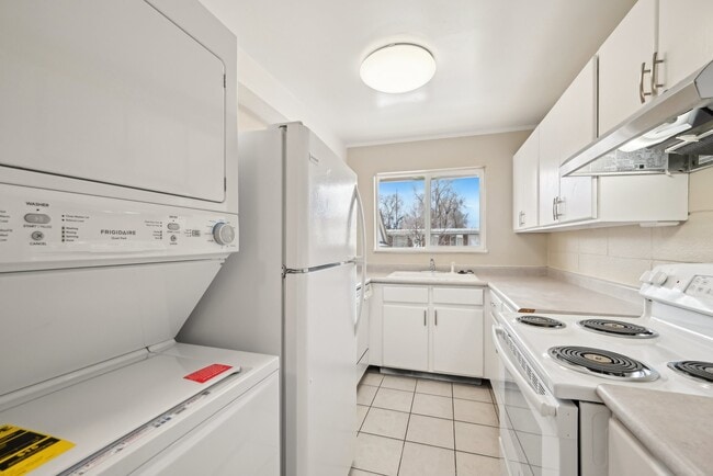 Photo - 2180 S Lake St Unit 8