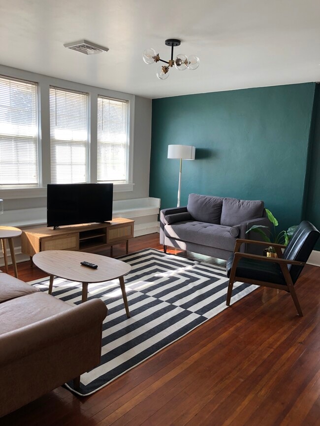 Building Photo - 836 Avenue F Unit 201