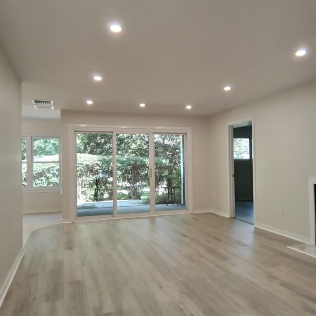 Photo - 707 Lenox Rd