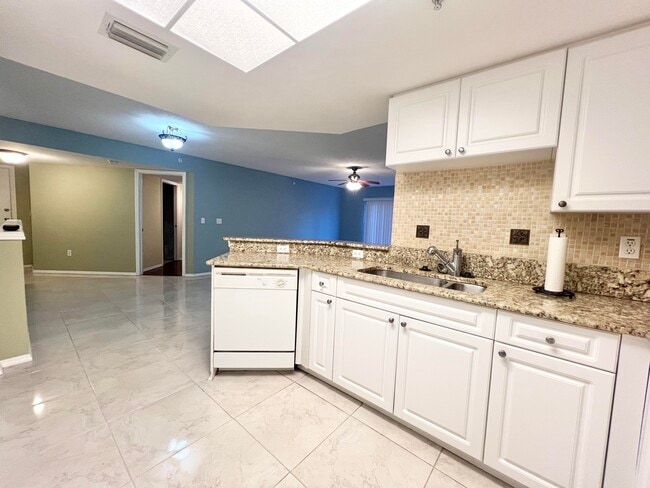 Photo - 1100 Crestwood Ct S Unit 1103