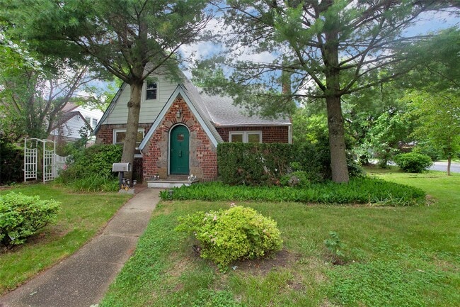 Photo - 72 Berkshire Rd House