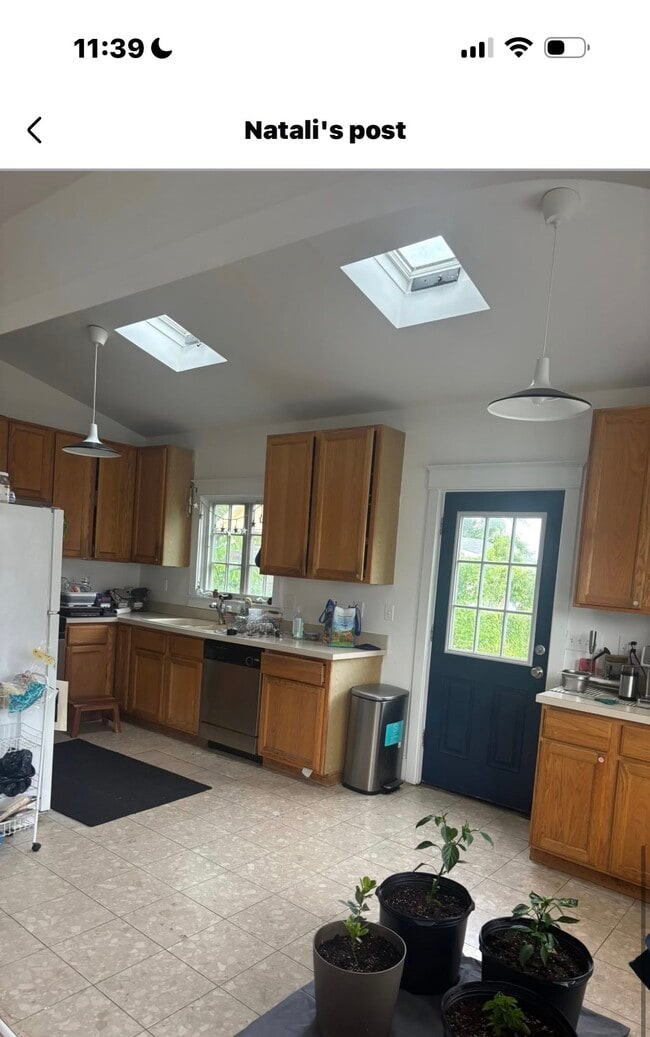 Photo - 2025 N Stafford St