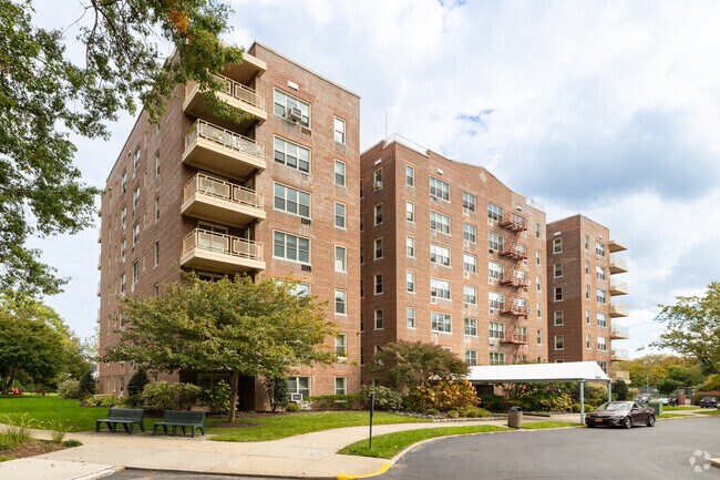 23-25-23-35 Bell Boulevard - Bay Country Apartments