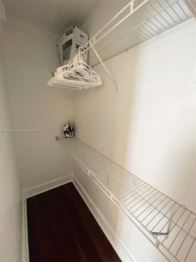 Photo - 274 NW 32nd St Unidad 1