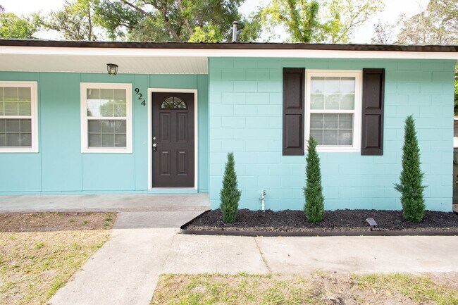 Photo - 926 Highsmith St Unit 926