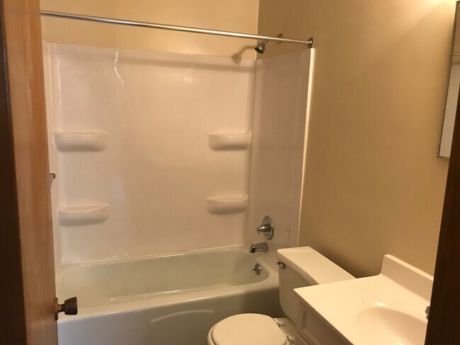 Photo - Forestview 1 Bedroom Lower Unit Unit 1524-4