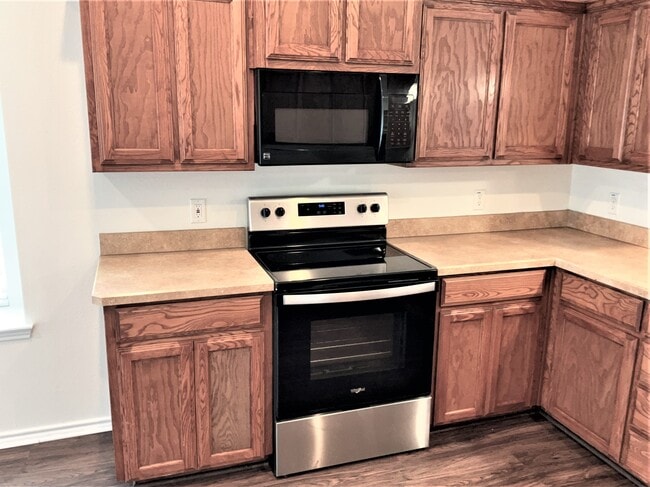 Photo - 1212 Gardenia Ln