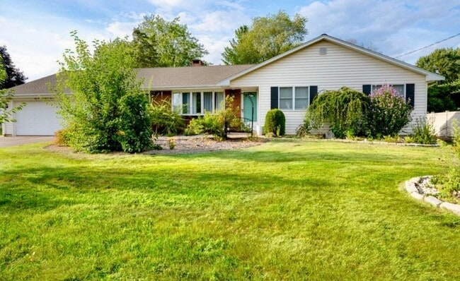 Building Photo - 127 Two Rod Hwy