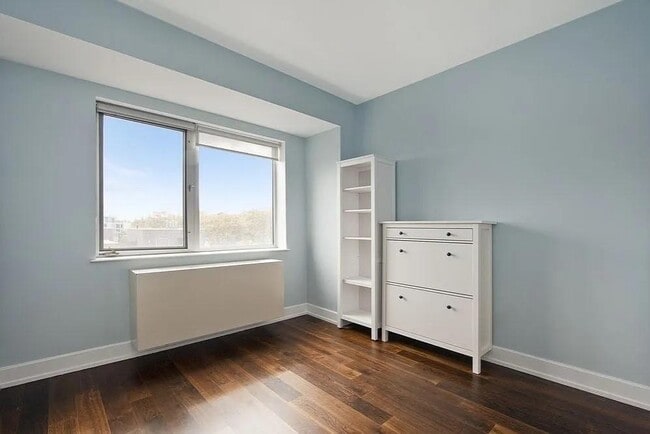 Photo - 100 Maspeth Ave