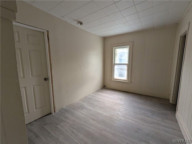 Photo - 616 7th St