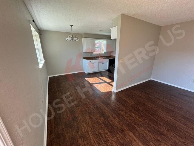 Photo - 920 NW 104th St