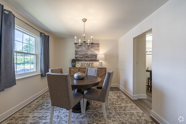 2BR, 2BA - 1,300SF - The Chateau - Dining Room - The Brittany Apartments