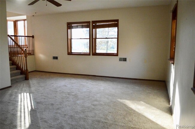 Photo - 8344 Ellis Rd