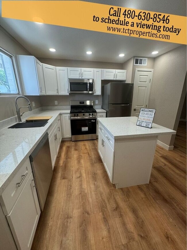 Building Photo - Fully Remodeled Duplex Near Downtown Chandler