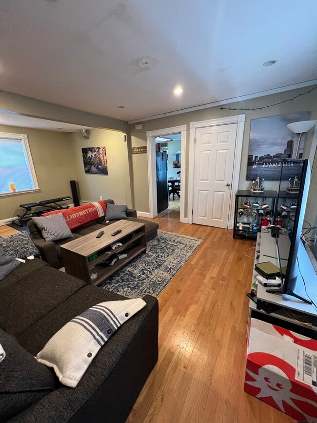 735 Somerville Ave Unit 3