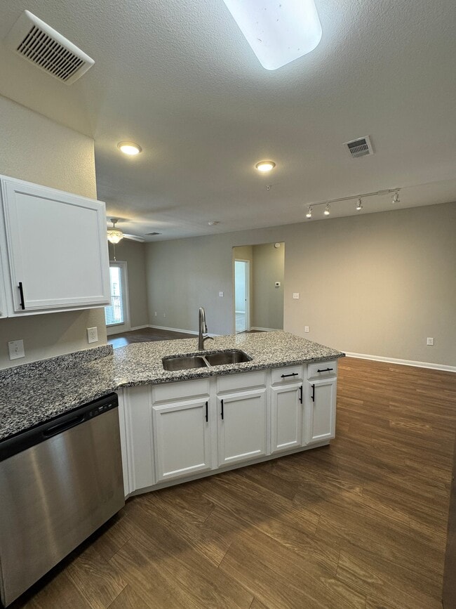 Building Photo - 450 Houston Ridge Dr Unit 2106