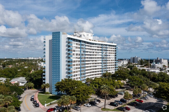 Photo - Parkview Point Condos