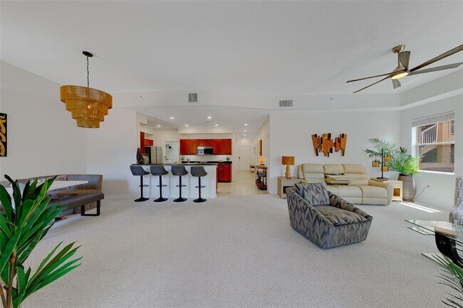 Photo - 642 Wells Ct Unit 302