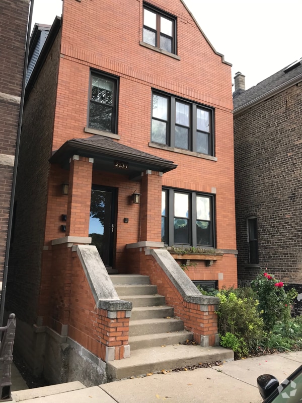 Building Photo - 2137 N Oakley Ave Unit 1 Rental