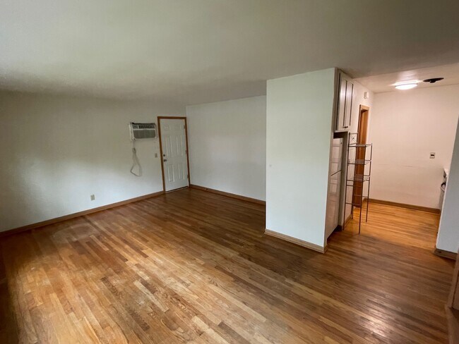 Photo - 409 N Midvale Blvd Unit 2