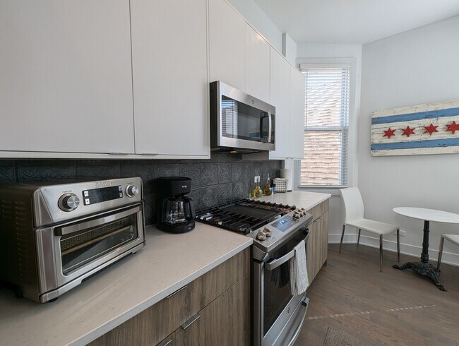 Photo - 2120 W Belmont Ave Unit 3F