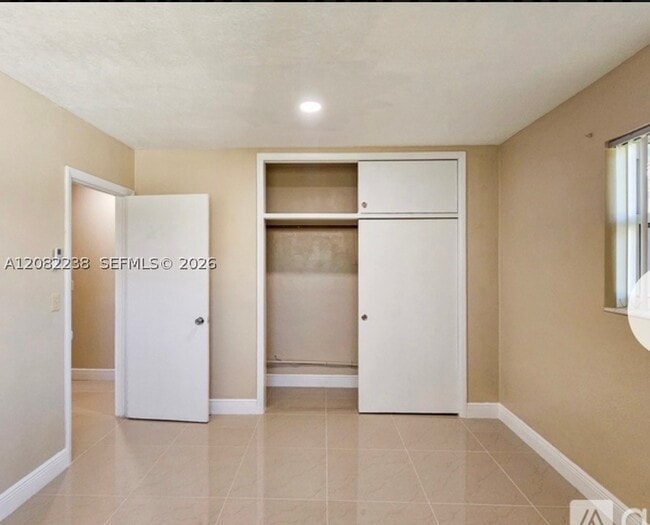 6800 SW 9th St Unit B