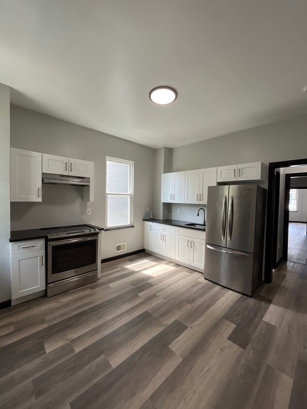 Photo - 82 Orient Ave (Jersey City, NJ)