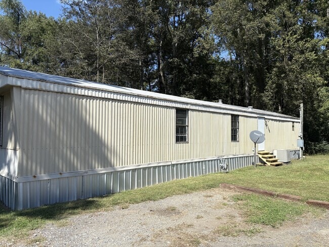 Building Photo - 2120 Cliffwood Rd