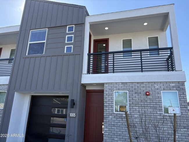 Photo - 1011 E Pasadena Ave