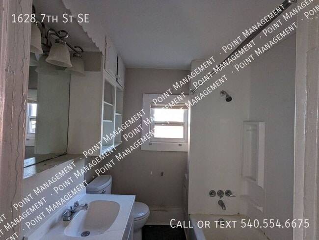 Photo - 1628 7th St SE