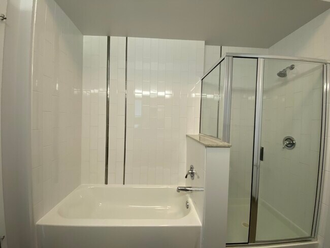 Photo - 668 N Kingsbury St Unit 1202